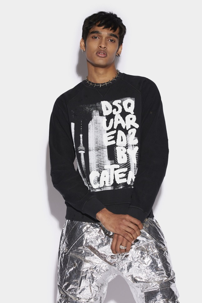 dsquared2_iconic_logo_cool_raglan_crew_sweater.jpg Dsquared2 Iconic Logo Cool Raglan Crew Sweater - Image 1
